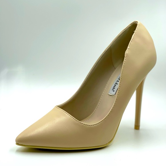 Forever Link Pointed Toe Stiletto Heels Size 6 NEW - Picture 1 of 1